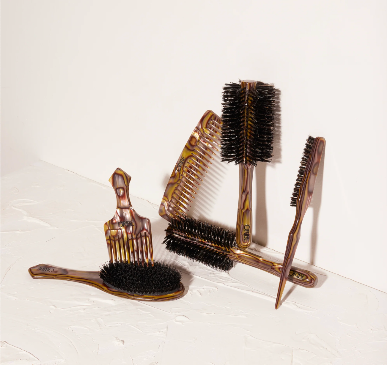 Oribe Medium Round Brush