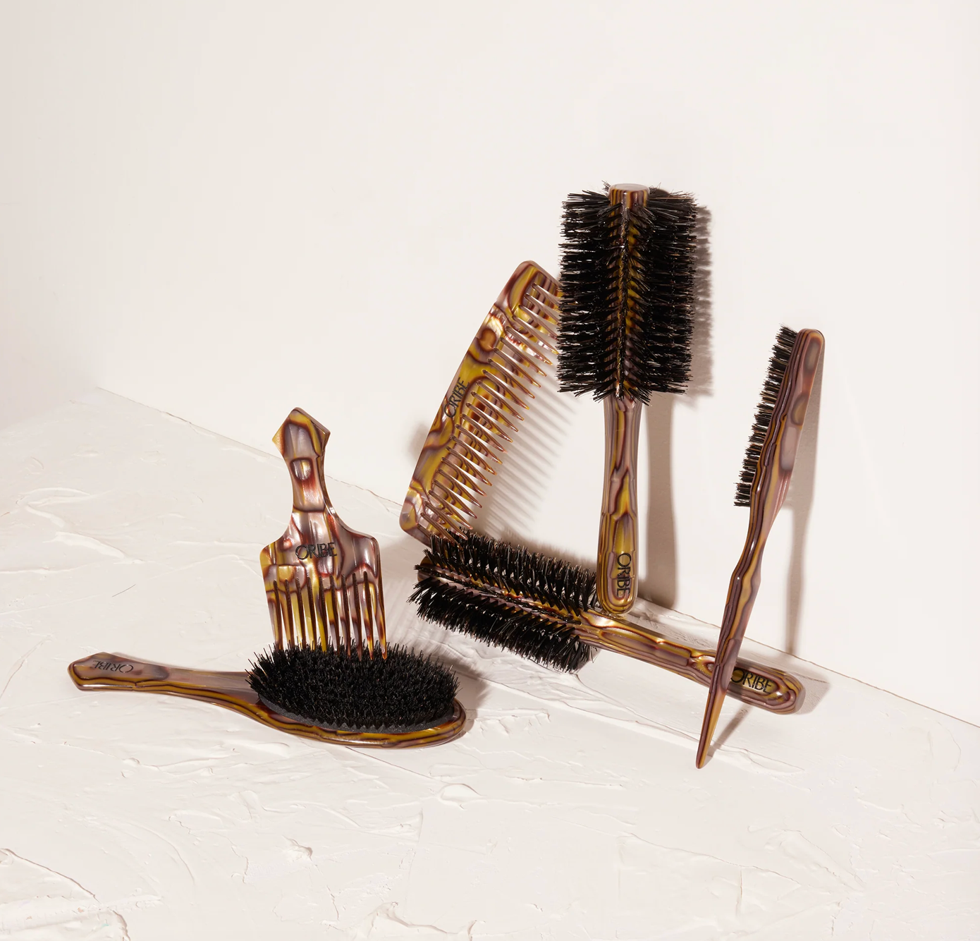 Oribe Resin Wide Tooth Comb